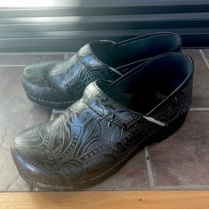 Black paisley women’s Dansko Clogs